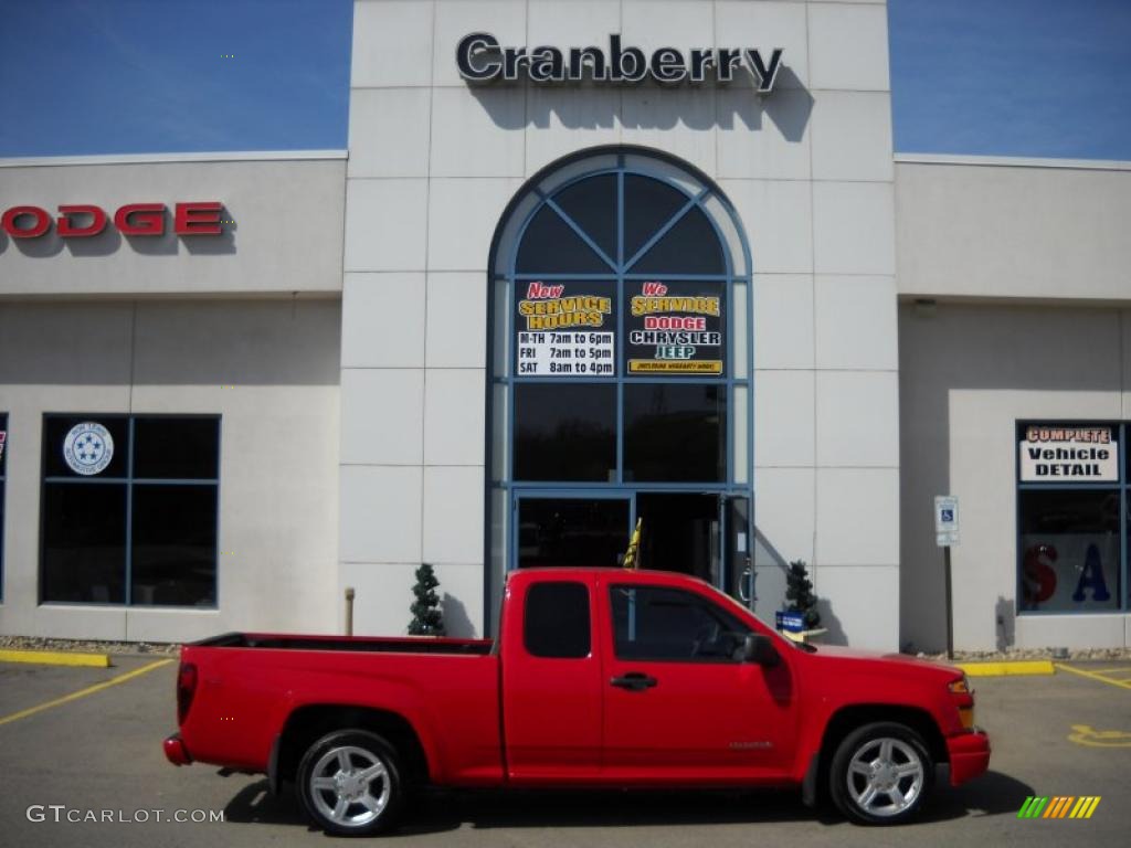 2004 Colorado LS Extended Cab - Victory Red / Very Dark Pewter photo #1