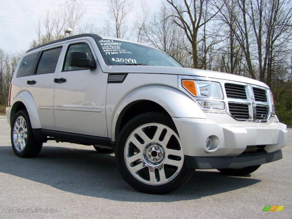 2007 Nitro SLT 4x4 - Bright Silver Metallic / Dark Slate Gray photo #8