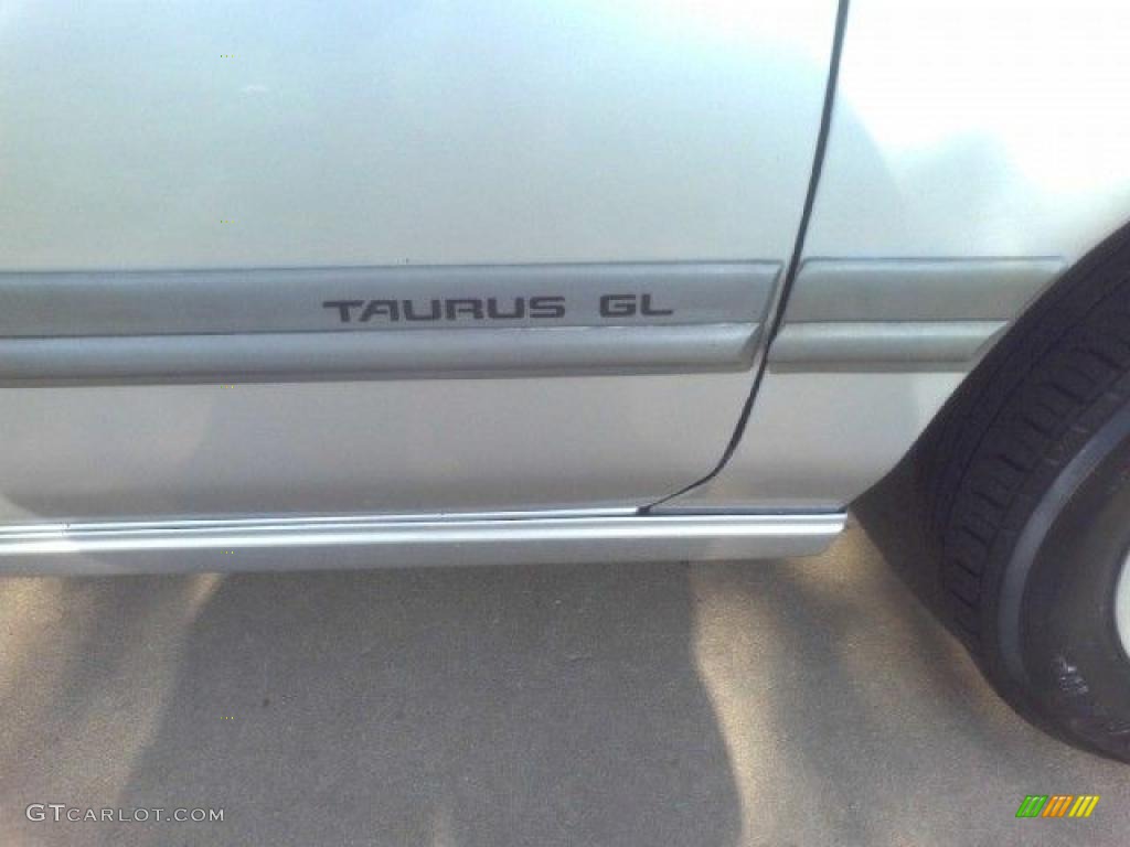 1992 Taurus GL Sedan - Silver Metallic / Grey photo #20