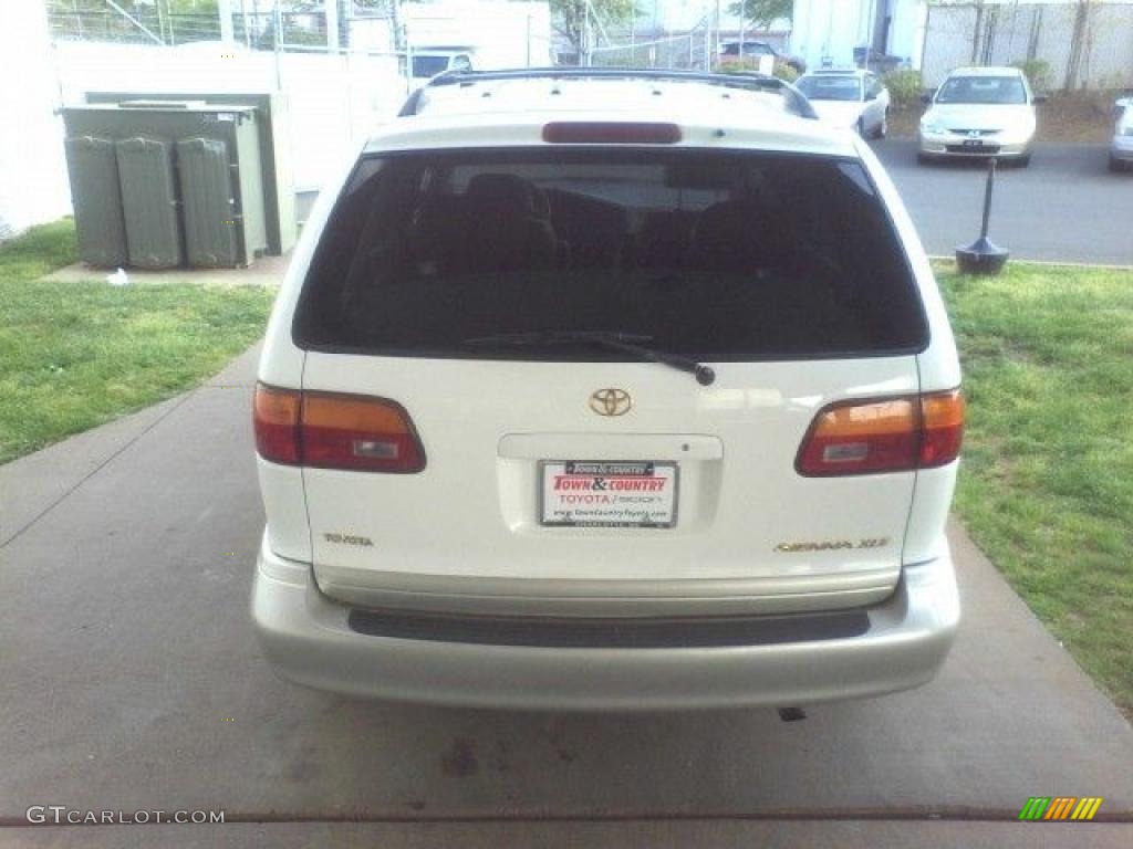 1999 Sienna XLE - Super White / Oak Beige photo #4