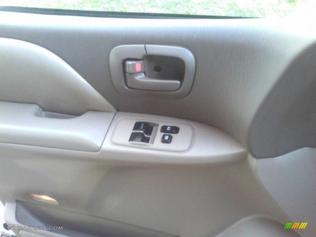 1999 Sienna XLE - Super White / Oak Beige photo #12