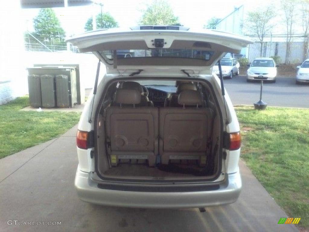 1999 Sienna XLE - Super White / Oak Beige photo #15