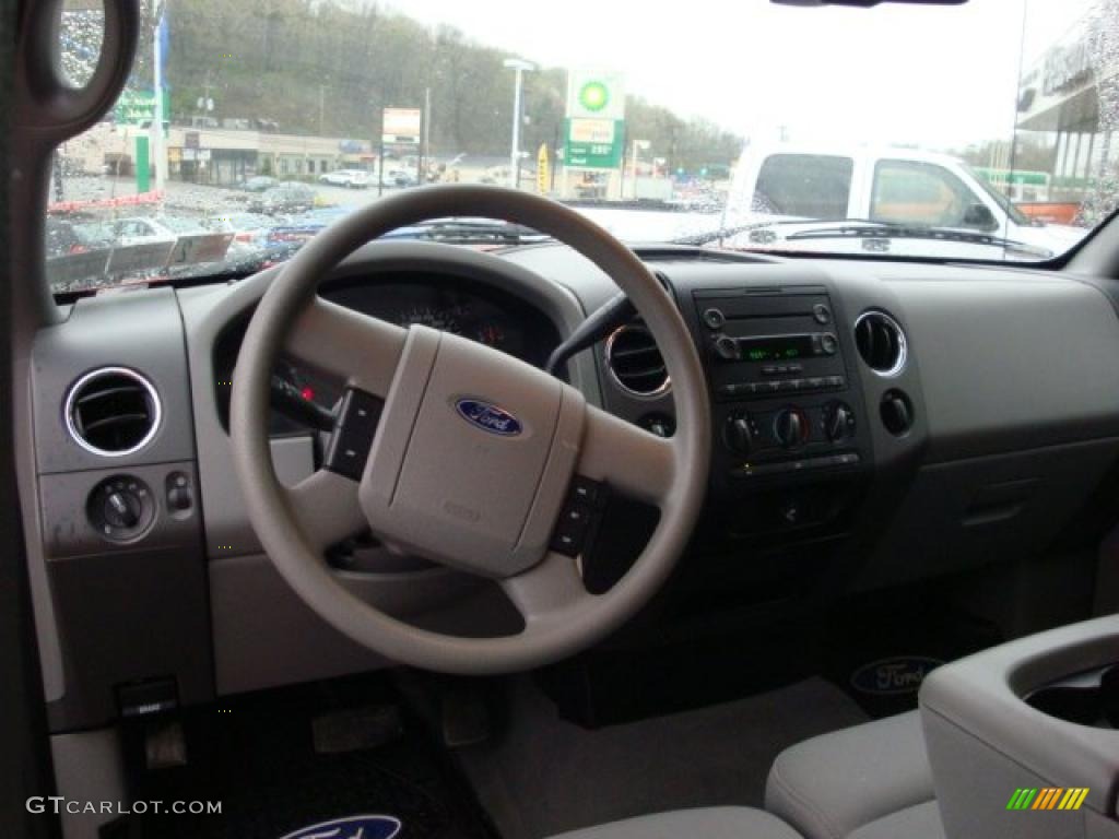 2006 F150 XLT SuperCrew 4x4 - Bright Red / Medium/Dark Flint photo #19