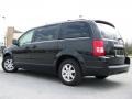 2008 Brilliant Black Crystal Pearlcoat Chrysler Town & Country Touring  photo #3