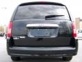 2008 Brilliant Black Crystal Pearlcoat Chrysler Town & Country Touring  photo #5