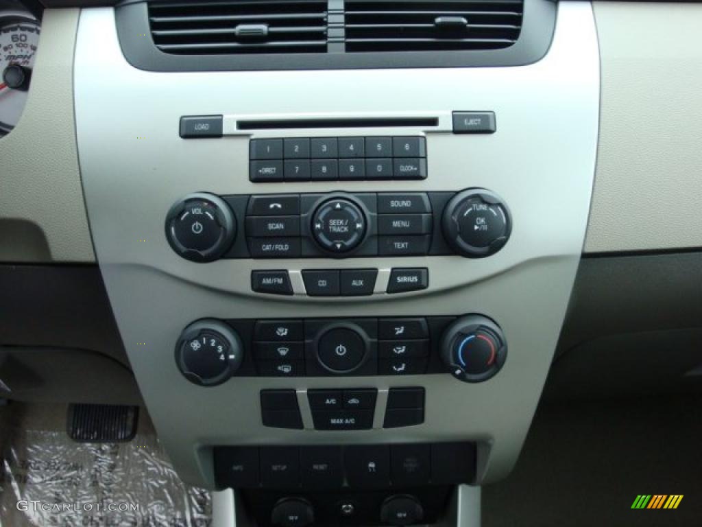 2010 Focus S Sedan - White Suede / Medium Stone photo #9