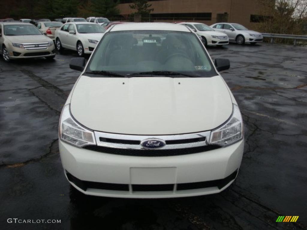 2010 Focus S Sedan - White Suede / Medium Stone photo #11