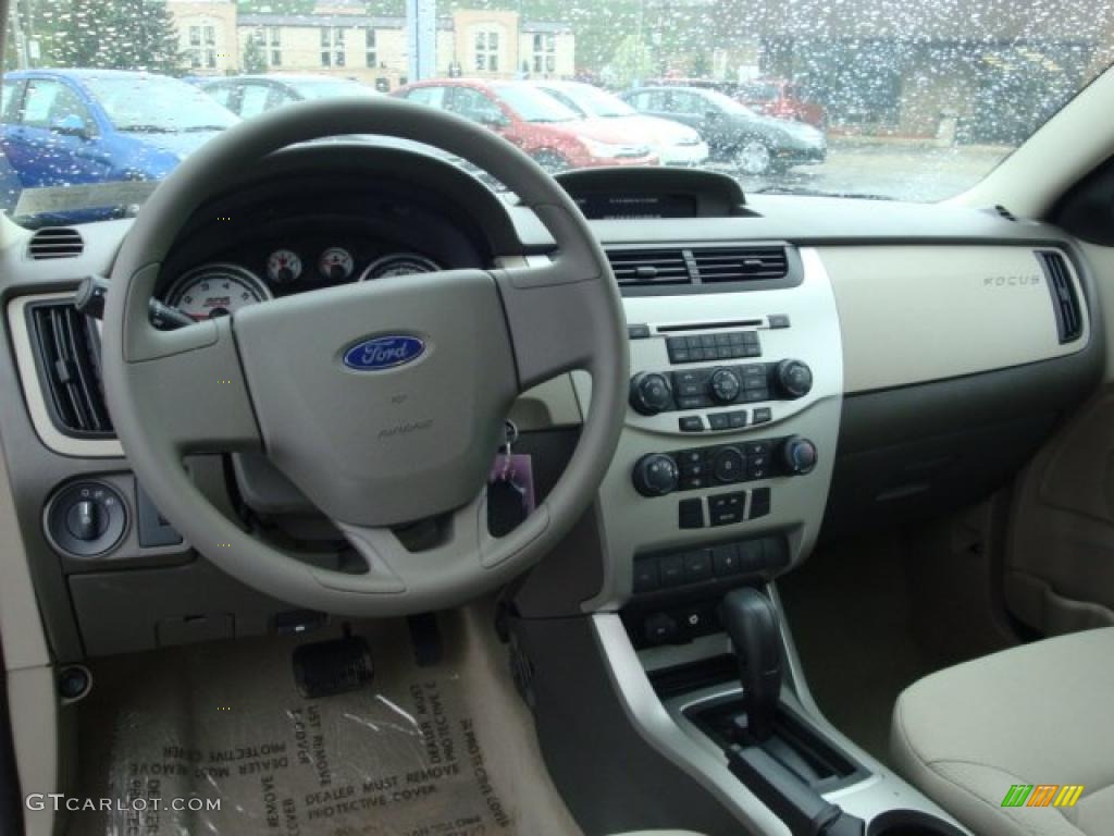 2010 Focus S Sedan - White Suede / Medium Stone photo #13