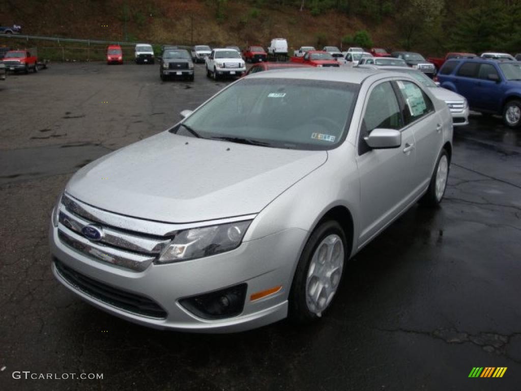 2010 Fusion SE V6 - Brilliant Silver Metallic / Charcoal Black photo #6