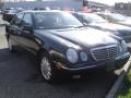 Black - E 320 Sedan Photo No. 2