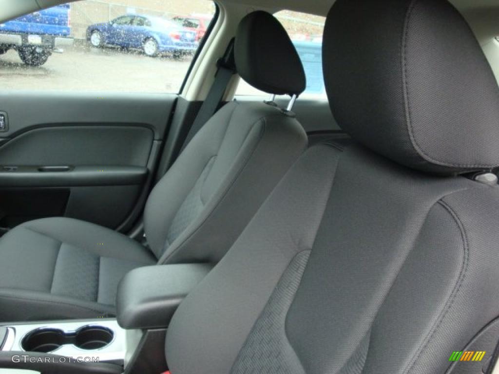 2010 Fusion SE V6 - Brilliant Silver Metallic / Charcoal Black photo #12