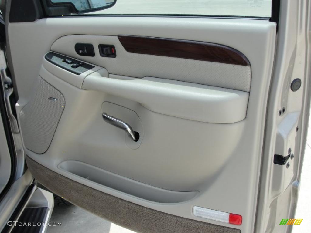 2003 Escalade  - Silver Sand / Shale photo #25