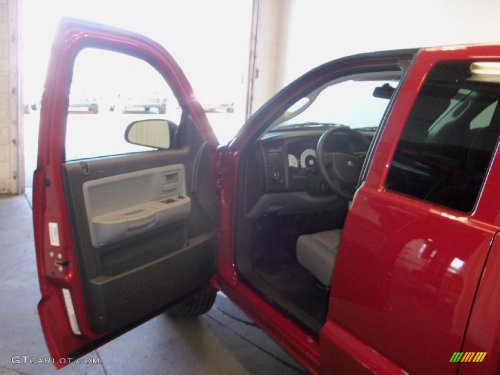 2010 Dakota Big Horn Extended Cab 4x4 - Inferno Red Crystal Pearl / Dark Slate Gray/Medium Slate Gray photo #15