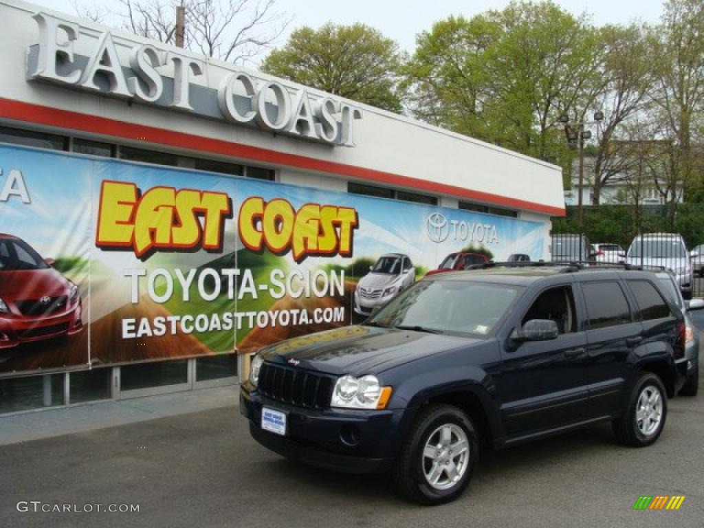 2005 Grand Cherokee Laredo 4x4 - Midnight Blue Pearl / Medium Slate Gray photo #1