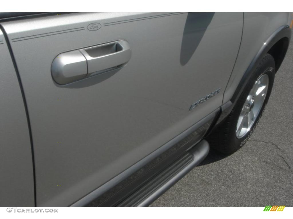 2005 Explorer XLT - Silver Birch Metallic / Graphite photo #27