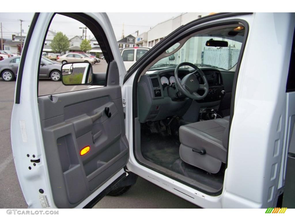 2007 Ram 3500 ST Regular Cab 4x4 Chassis - Bright White / Medium Slate Gray photo #14