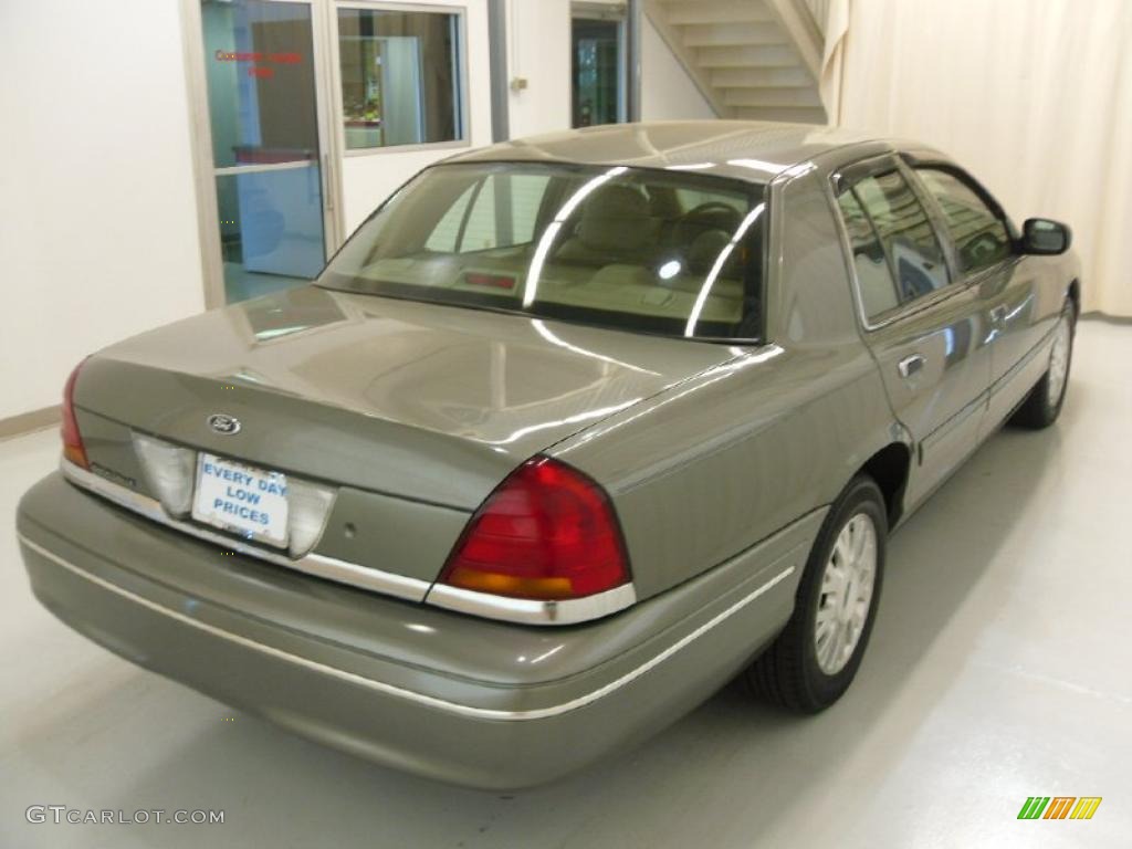 2003 Crown Victoria LX - Arizona Beige Metallic / Medium Parchment photo #4