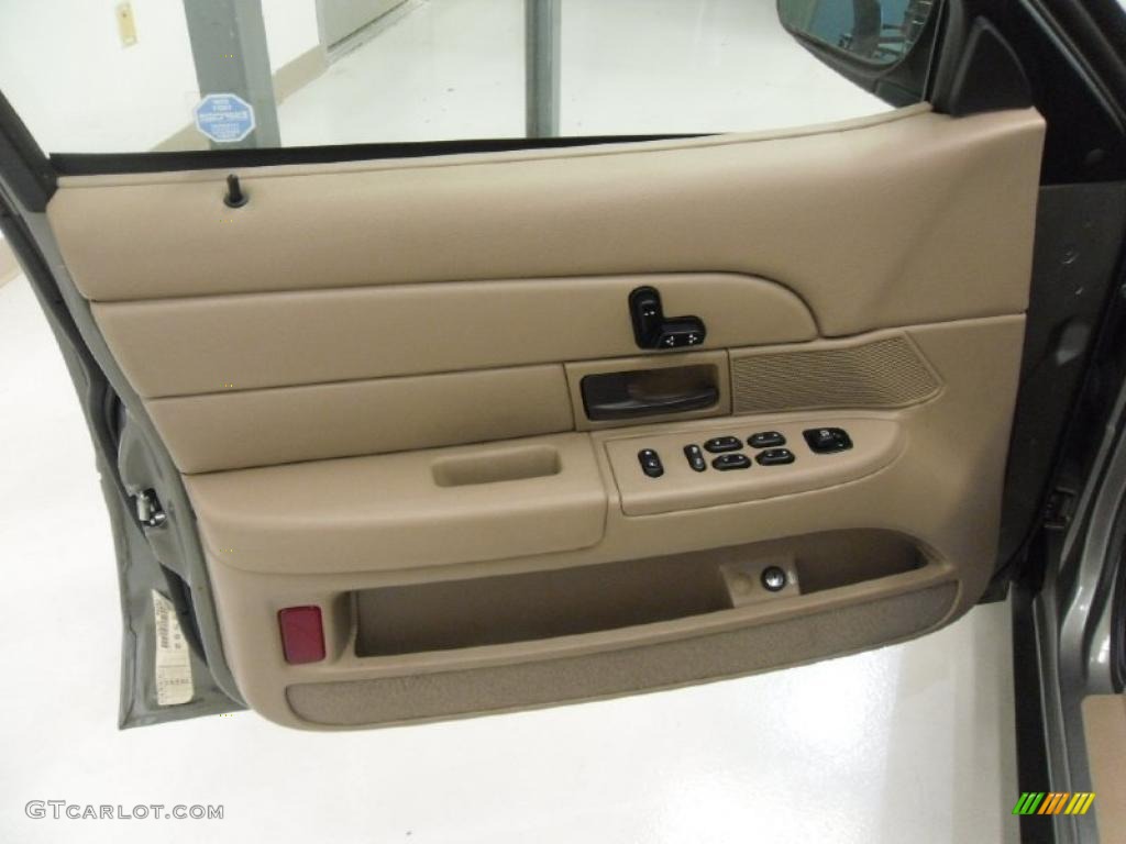 2003 Crown Victoria LX - Arizona Beige Metallic / Medium Parchment photo #7