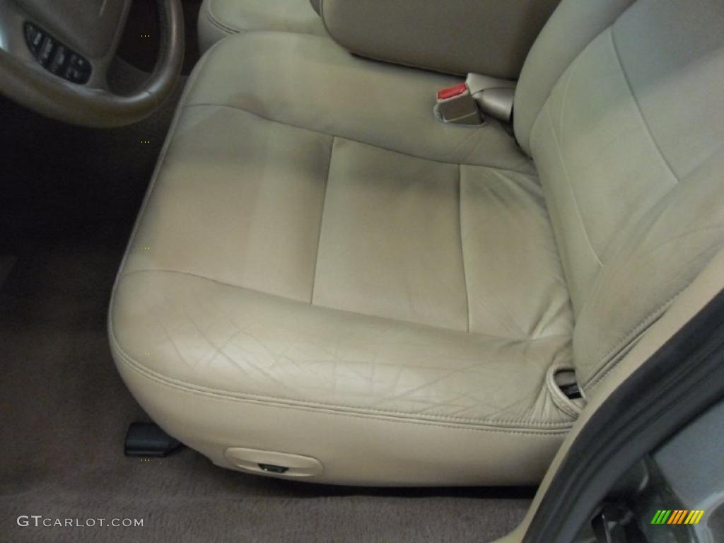 2003 Crown Victoria LX - Arizona Beige Metallic / Medium Parchment photo #8