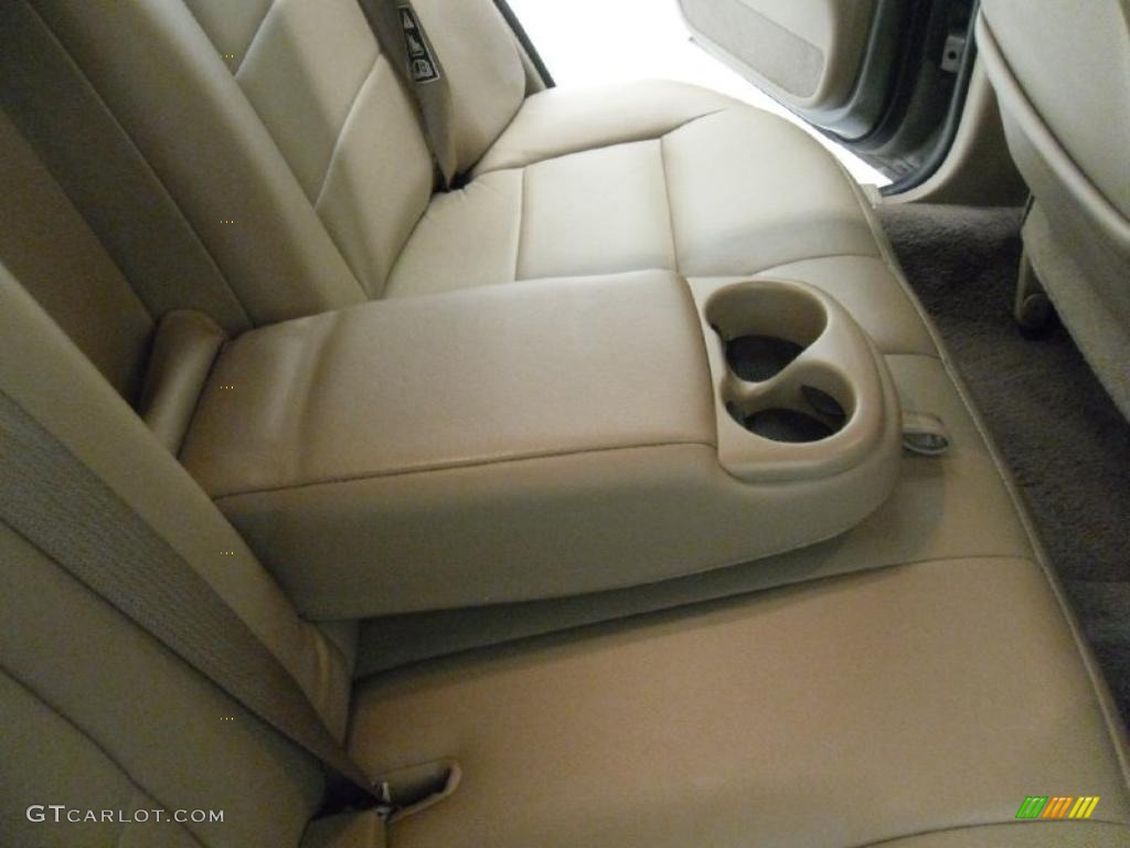 2003 Crown Victoria LX - Arizona Beige Metallic / Medium Parchment photo #22