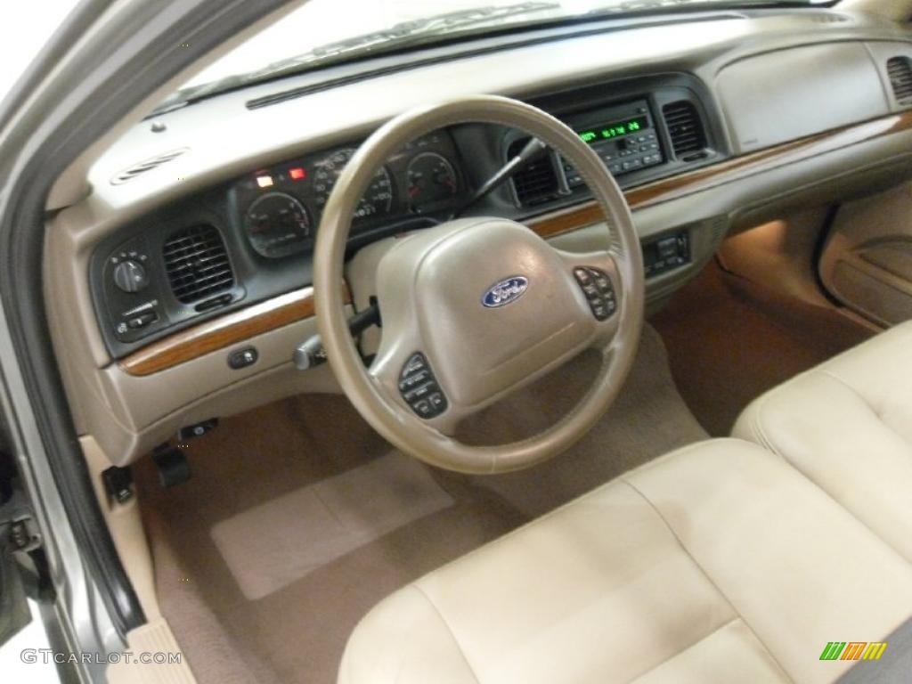 2003 Crown Victoria LX - Arizona Beige Metallic / Medium Parchment photo #30