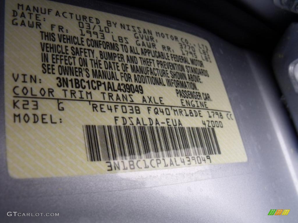 2010 Versa 1.8 S Hatchback - Brilliant Silver Metallic / Charcoal photo #15