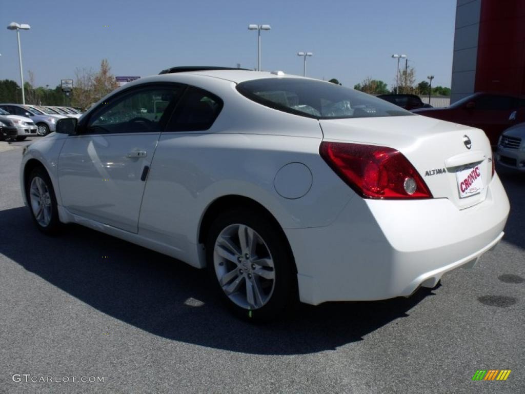 2010 Altima 2.5 S Coupe - Winter Frost White / Charcoal photo #3