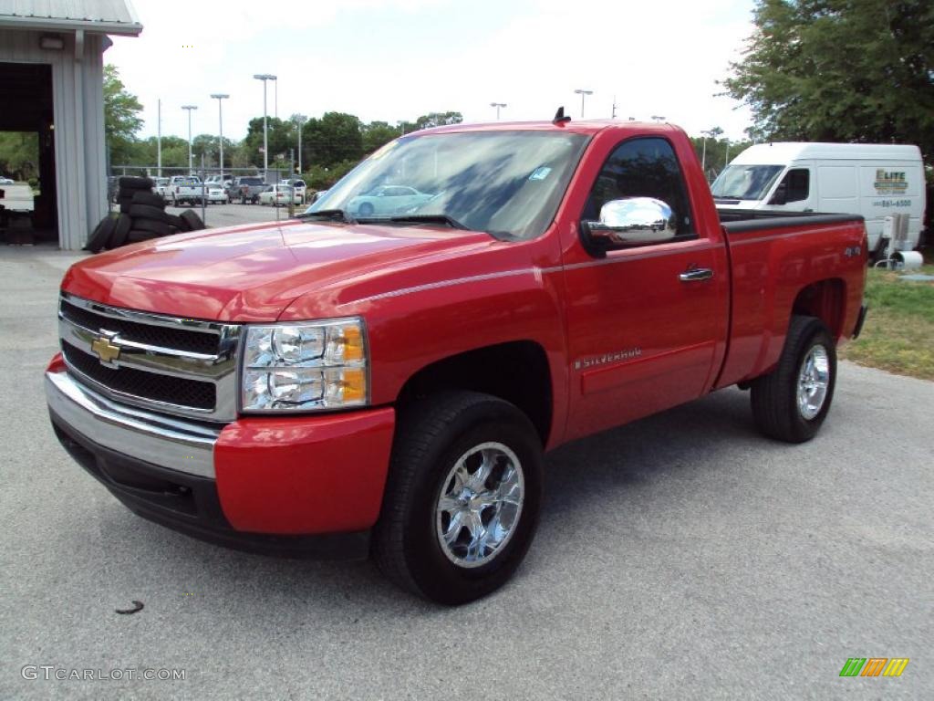 2008 Silverado 1500 LT Regular Cab 4x4 - Victory Red / Dark Titanium photo #1