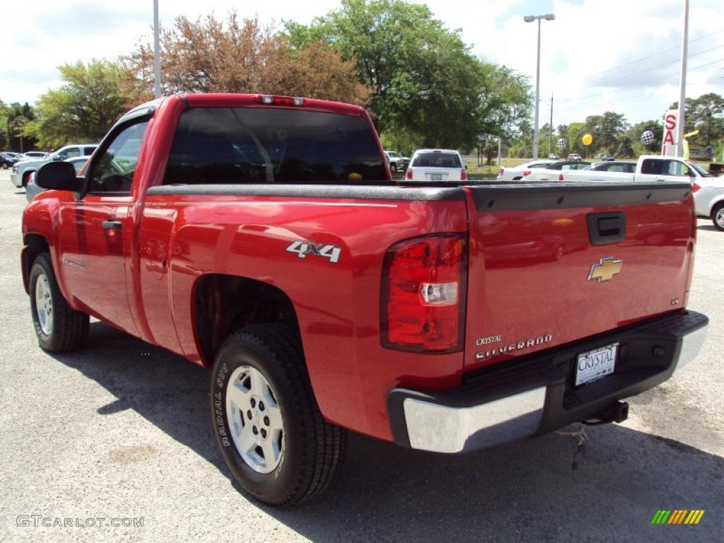 2007 Silverado 1500 LS Regular Cab 4x4 - Victory Red / Dark Titanium Gray photo #3