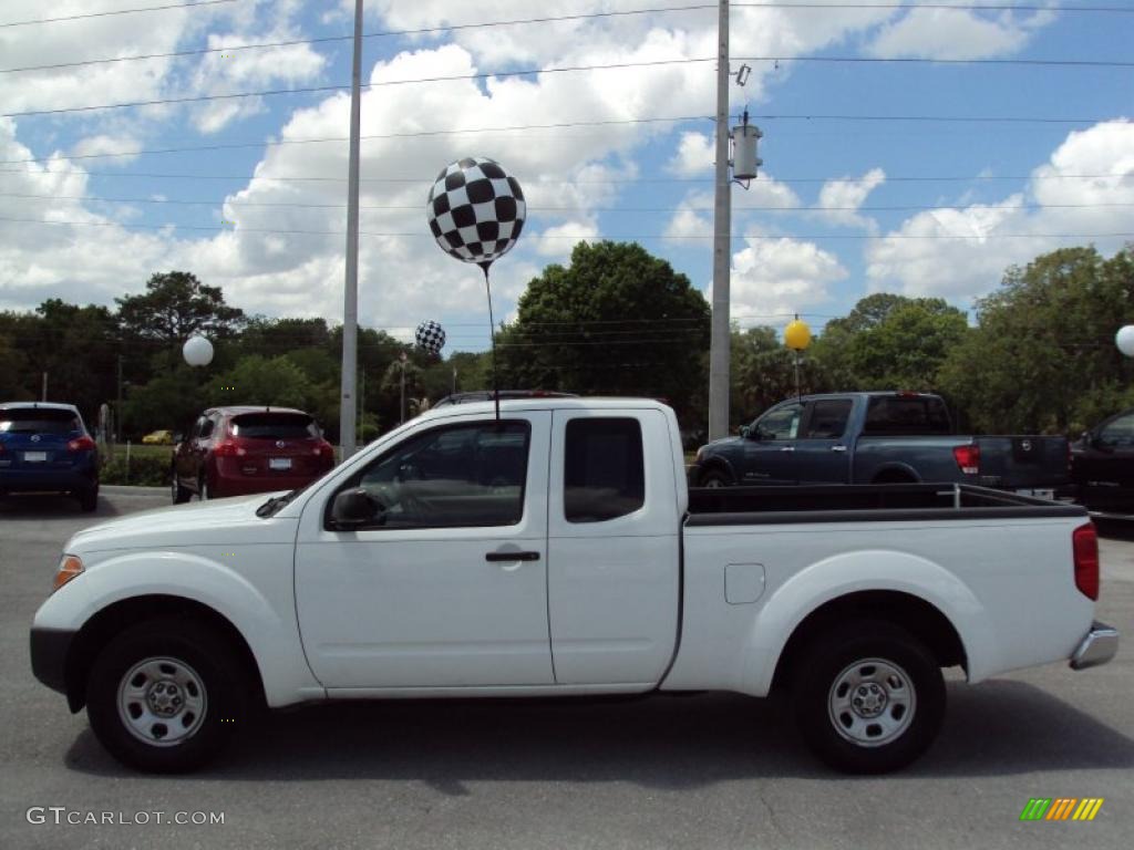 2006 Frontier XE King Cab - Avalanche White / Steel photo #2