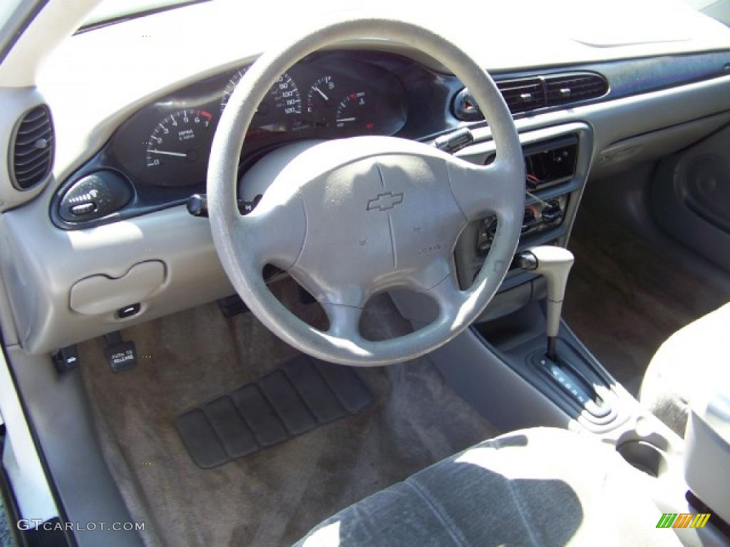 1998 Malibu Sedan - Bright White / Light Gray photo #10