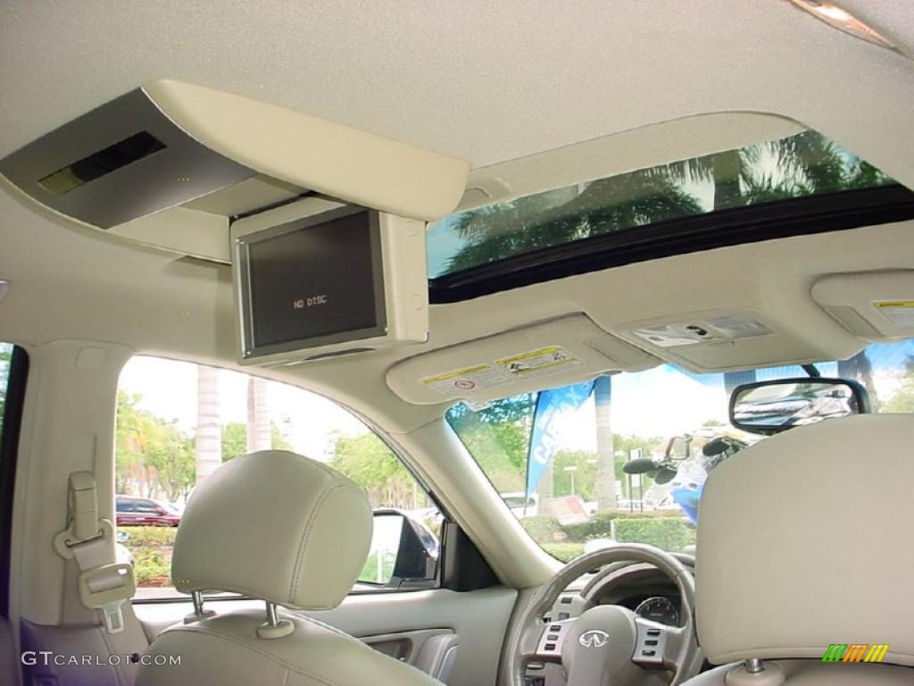 2003 FX 45 AWD - Ivory Pearl White / Willow photo #23