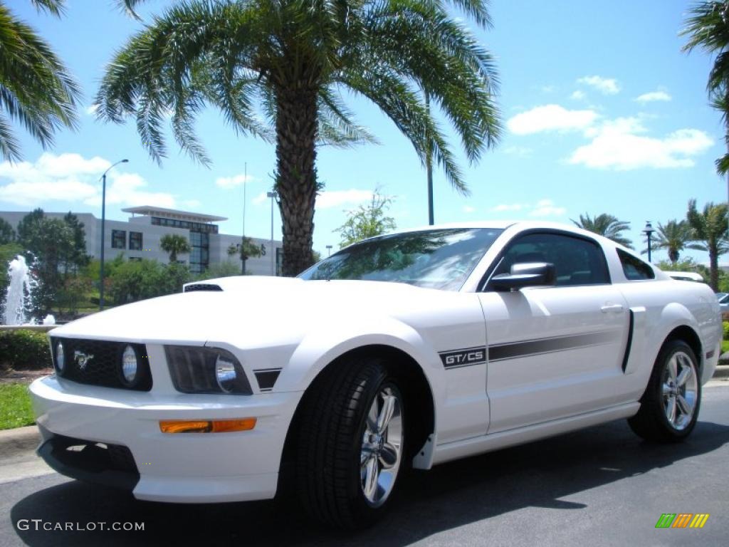 2007 Mustang GT Premium Coupe - Performance White / Black/Dove Accent photo #2