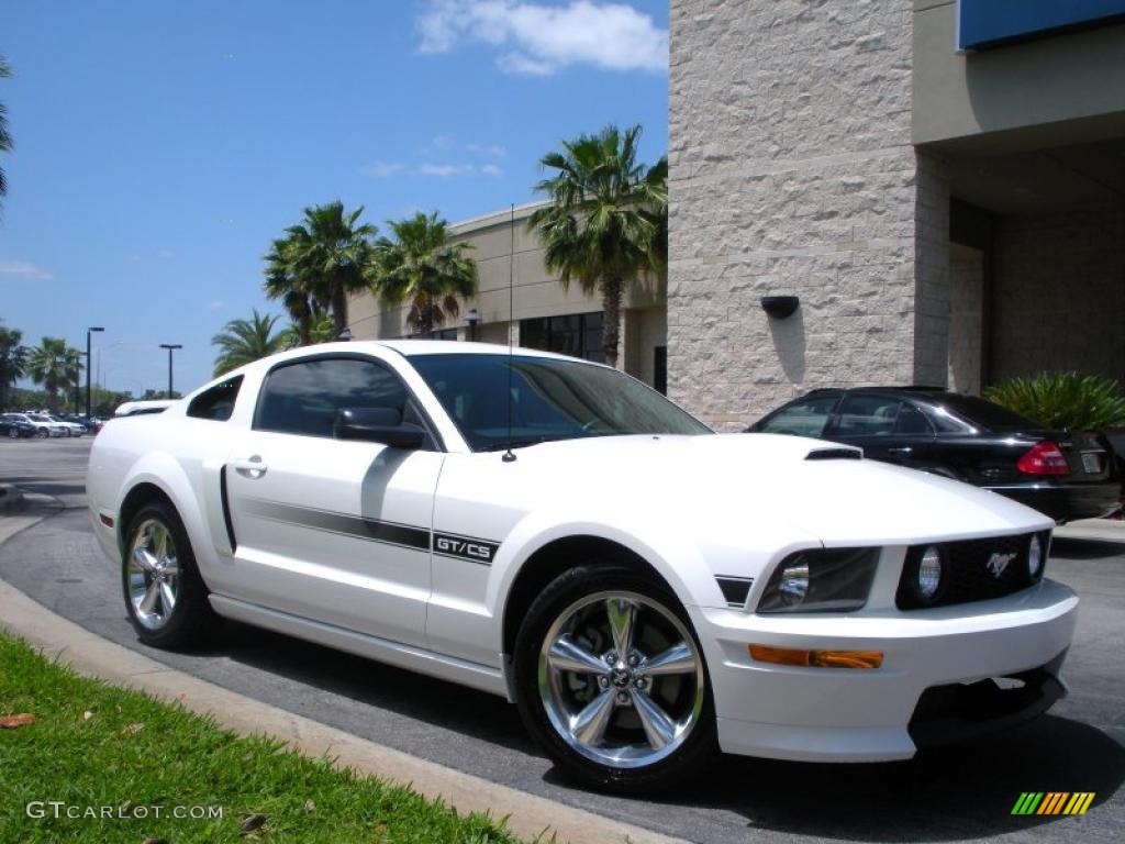 2007 Mustang GT Premium Coupe - Performance White / Black/Dove Accent photo #4