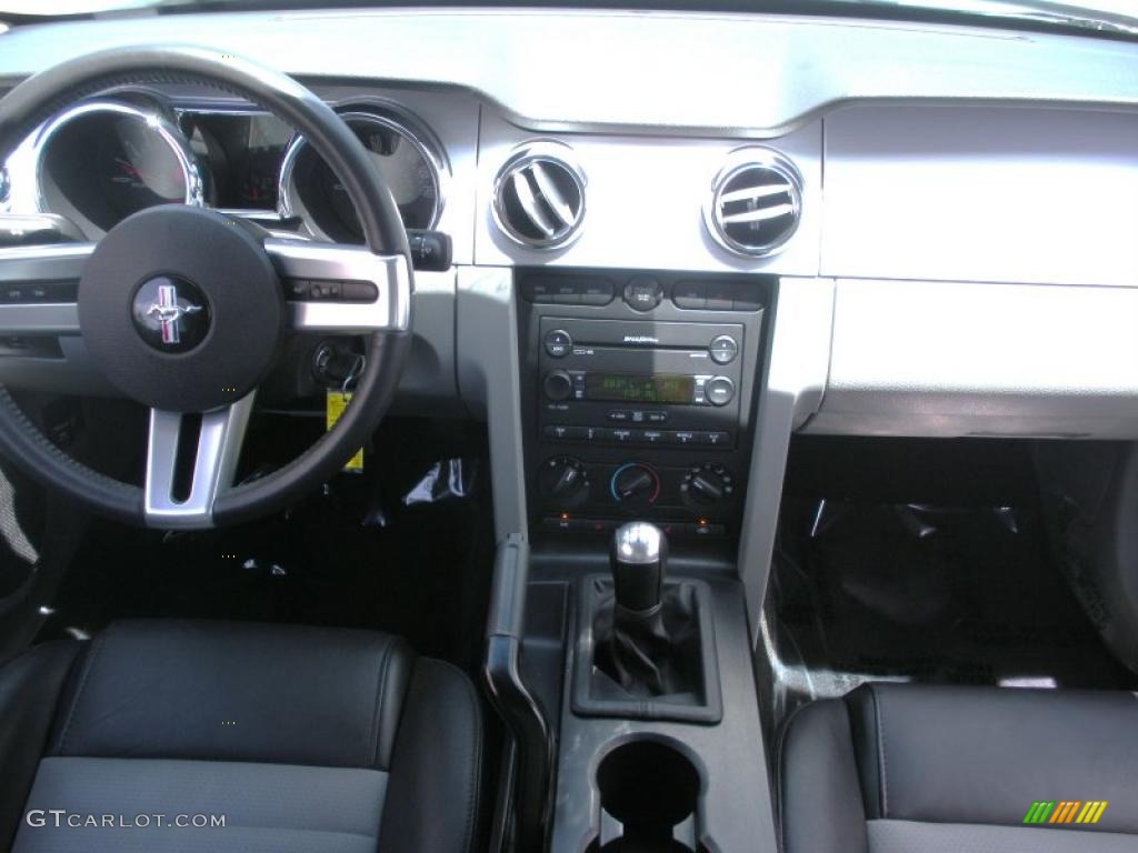 2007 Mustang GT Premium Coupe - Performance White / Black/Dove Accent photo #18