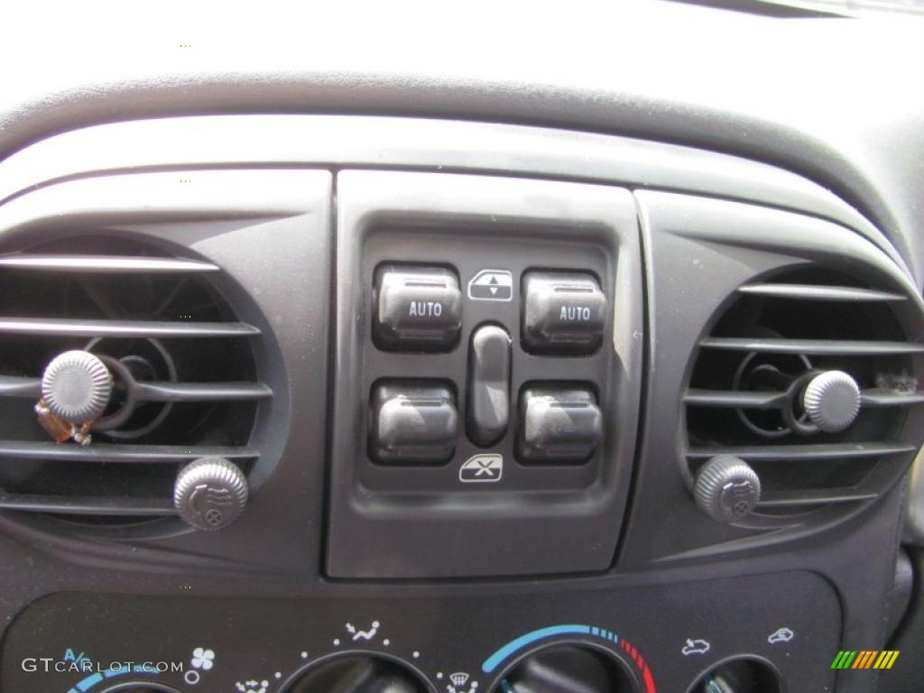 2005 PT Cruiser  - Bright Silver Metallic / Dark Slate Gray photo #17