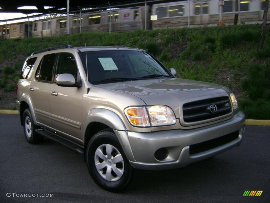 2002 Sequoia SR5 4WD - Desert Sand Mica / Oak photo #2