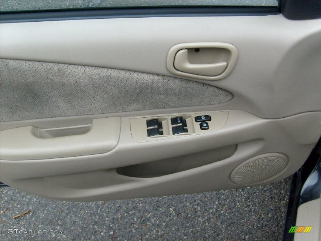 2001 Prizm LSi - Black Metallic / Light Neutral photo #11