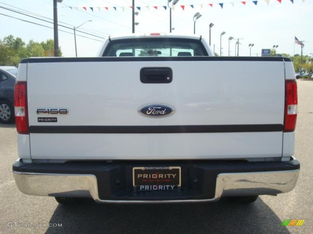 2004 F150 XL Regular Cab - Oxford White / Medium Graphite photo #3