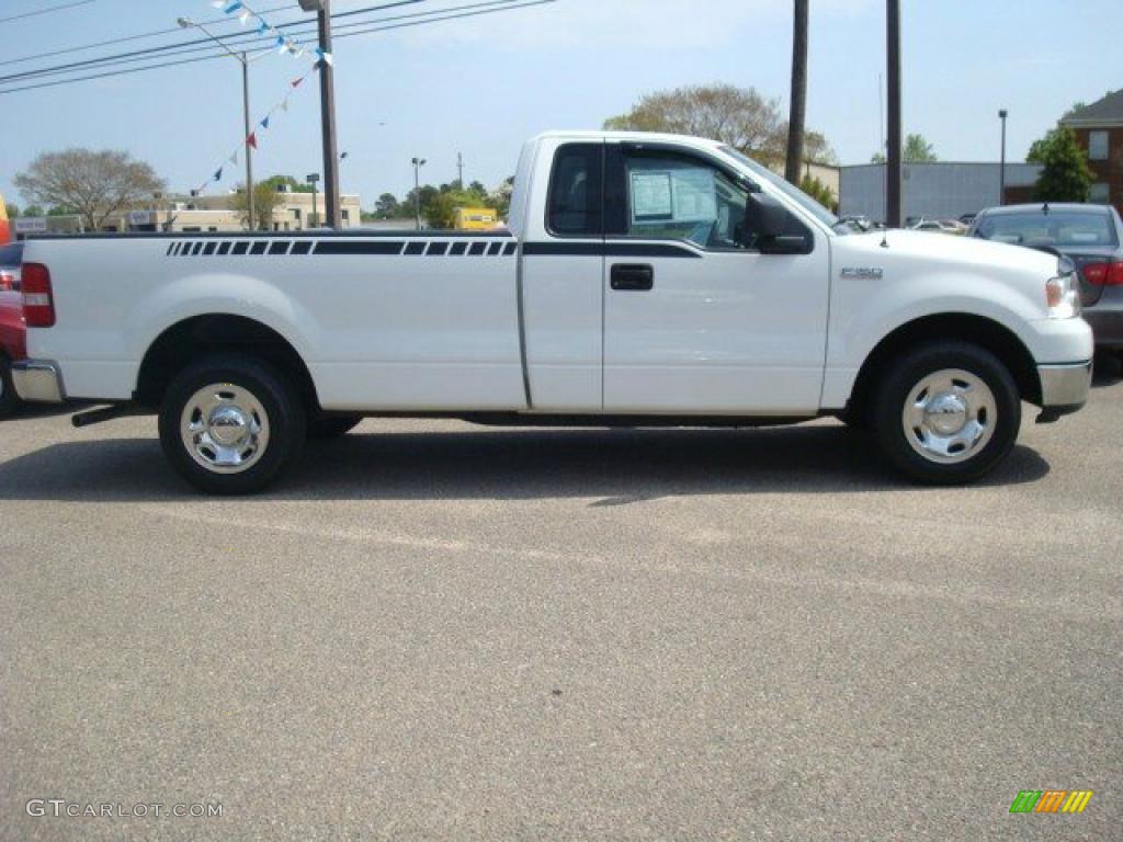 2004 F150 XL Regular Cab - Oxford White / Medium Graphite photo #5
