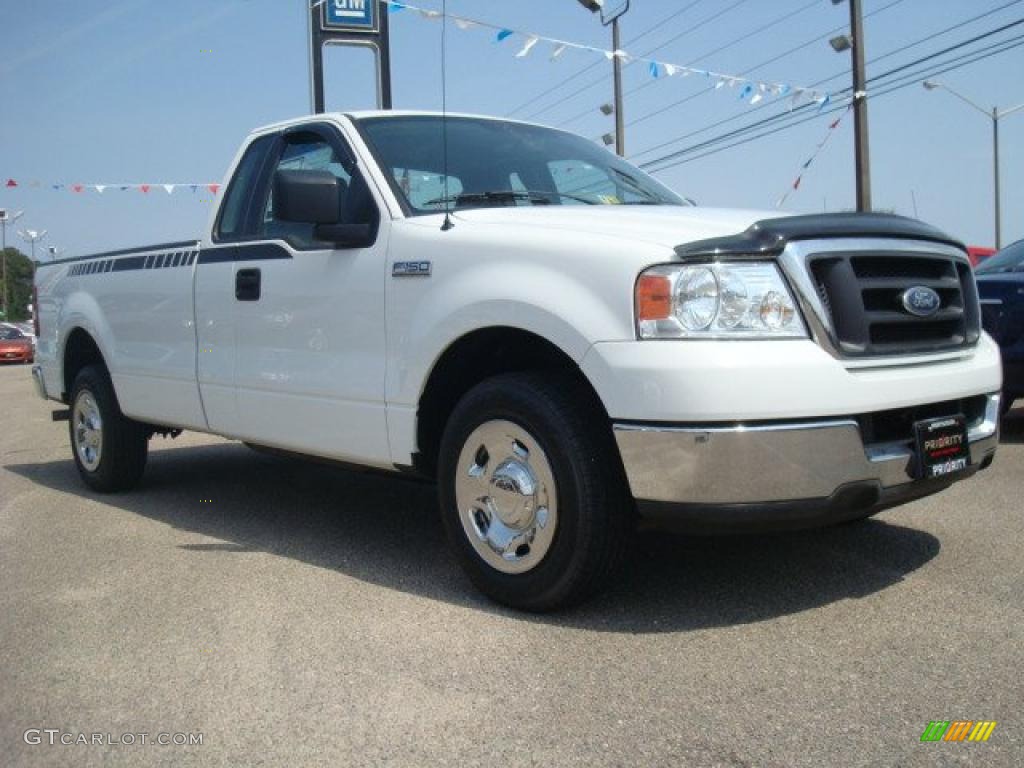 2004 F150 XL Regular Cab - Oxford White / Medium Graphite photo #6