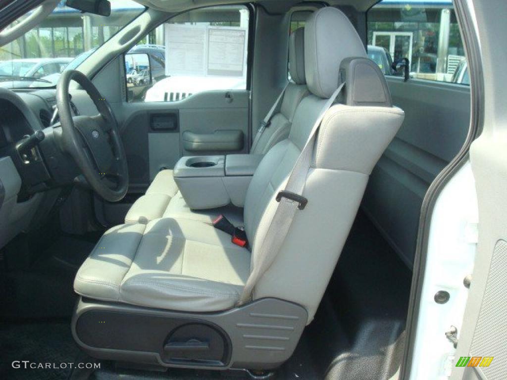 2004 F150 XL Regular Cab - Oxford White / Medium Graphite photo #10