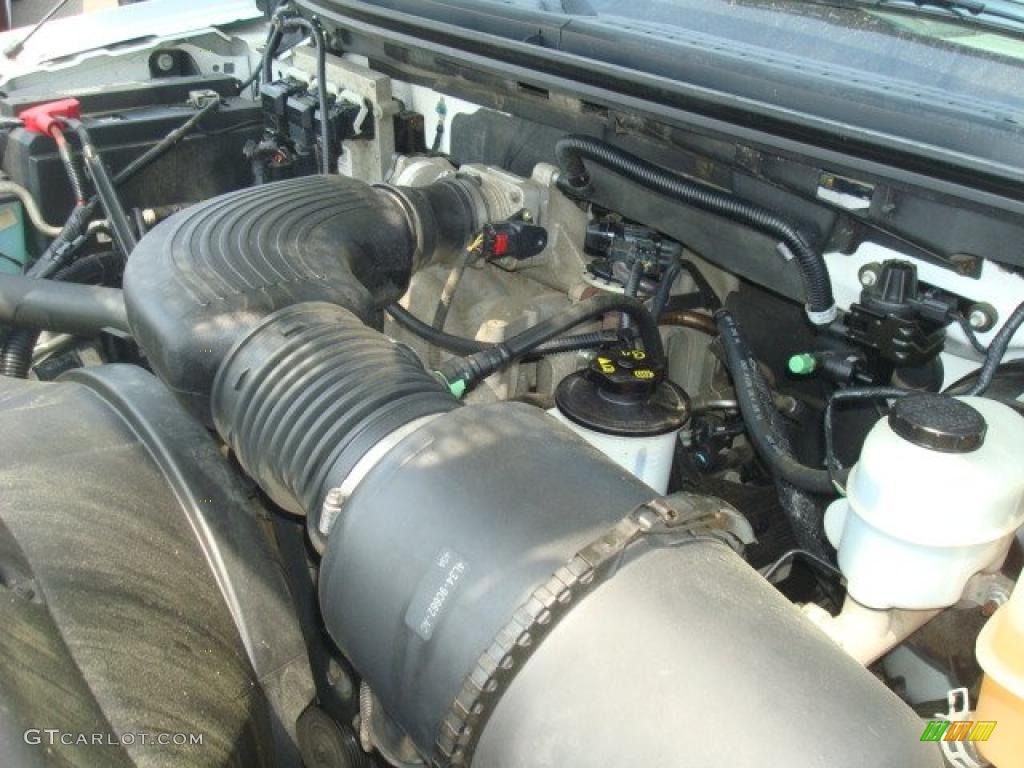 2004 F150 XL Regular Cab - Oxford White / Medium Graphite photo #19