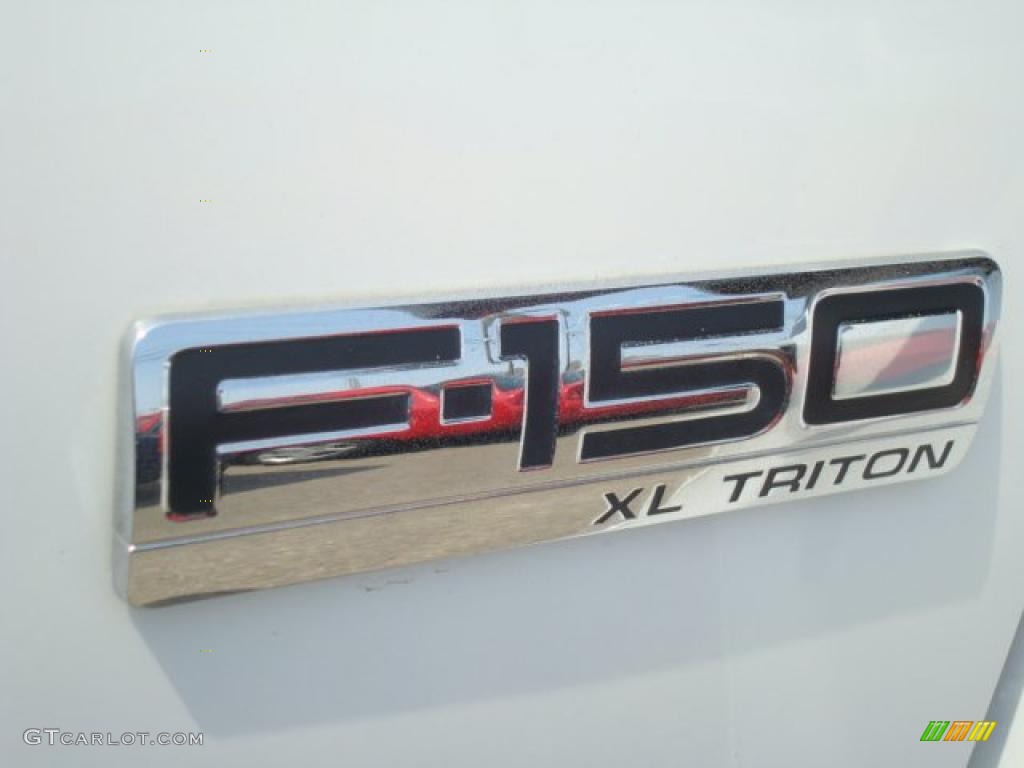 2004 F150 XL Regular Cab - Oxford White / Medium Graphite photo #20