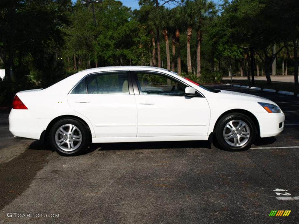 2007 Accord SE Sedan - Taffeta White / Ivory photo #2