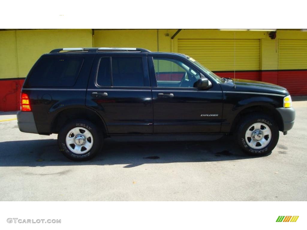 2002 Explorer XLS - Black Clearcoat / Graphite photo #2