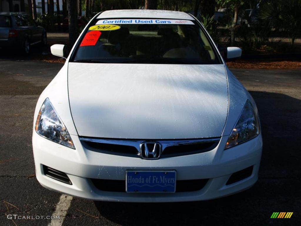 2007 Accord SE Sedan - Taffeta White / Ivory photo #7