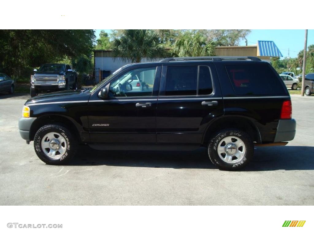 2002 Explorer XLS - Black Clearcoat / Graphite photo #6