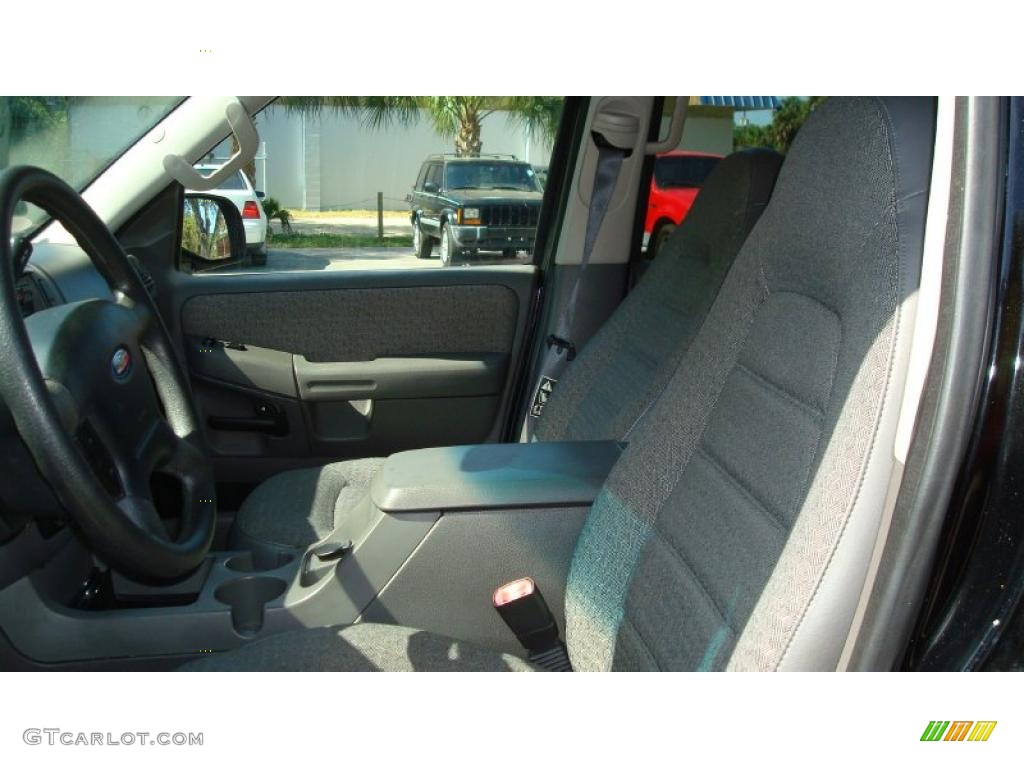 2002 Explorer XLS - Black Clearcoat / Graphite photo #12