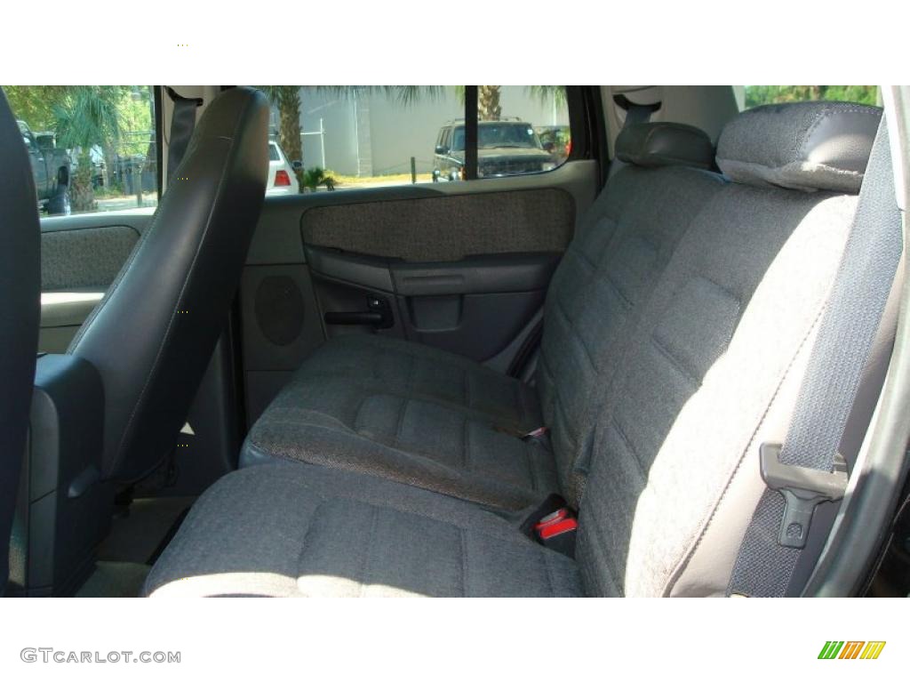 2002 Explorer XLS - Black Clearcoat / Graphite photo #15